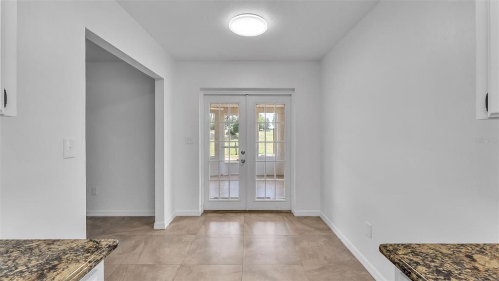 Activo con contrato: $240,000 (3 camas, 1 baños, 897 Pies cuadrados)