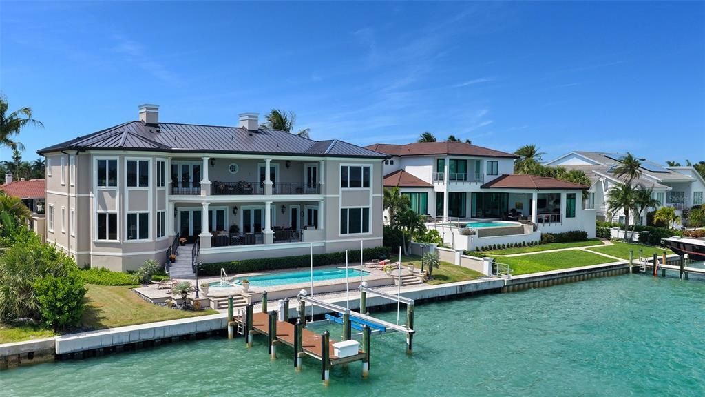 For Sale: $10,995,000 (5 beds, 5 baths, 6570 Square Feet)