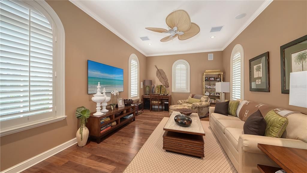 For Sale: $10,995,000 (5 beds, 5 baths, 6570 Square Feet)