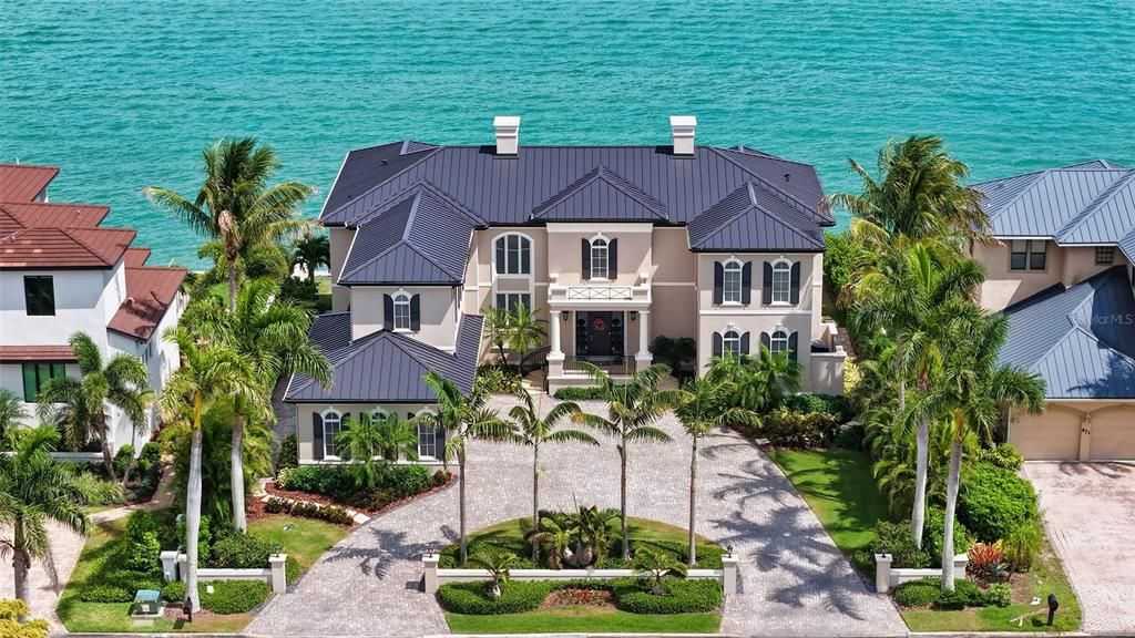 For Sale: $10,995,000 (5 beds, 5 baths, 6570 Square Feet)
