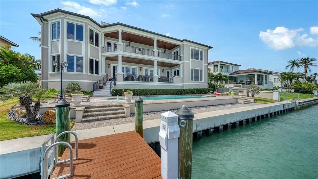 For Sale: $10,995,000 (5 beds, 5 baths, 6570 Square Feet)