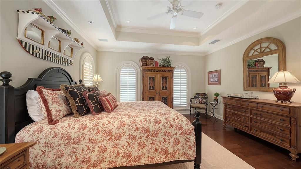 For Sale: $10,995,000 (5 beds, 5 baths, 6570 Square Feet)