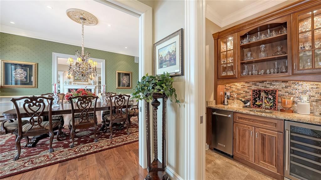 For Sale: $10,995,000 (5 beds, 5 baths, 6570 Square Feet)