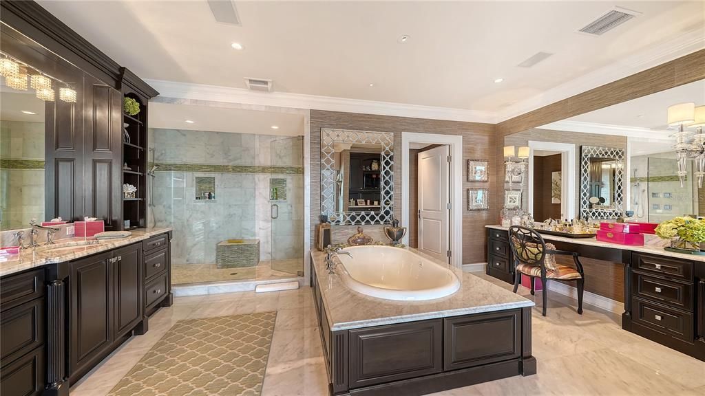 For Sale: $10,995,000 (5 beds, 5 baths, 6570 Square Feet)