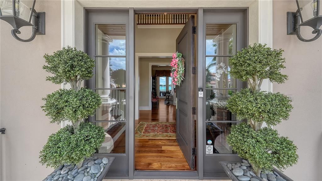 For Sale: $10,995,000 (5 beds, 5 baths, 6570 Square Feet)