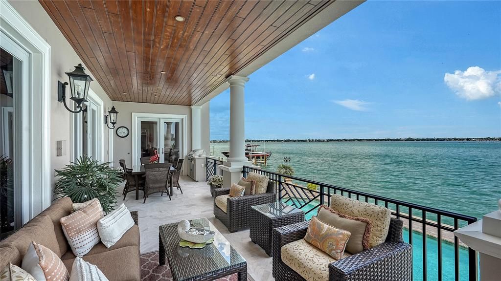For Sale: $10,995,000 (5 beds, 5 baths, 6570 Square Feet)