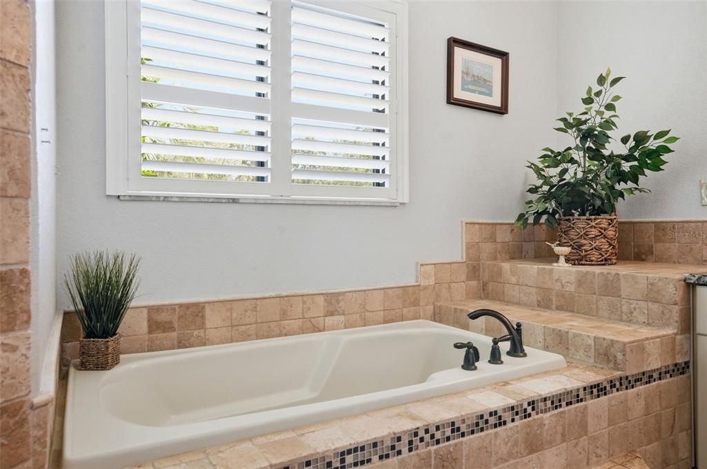 Active With Contract: $429,900 (4 beds, 3 baths, 2327 Square Feet)