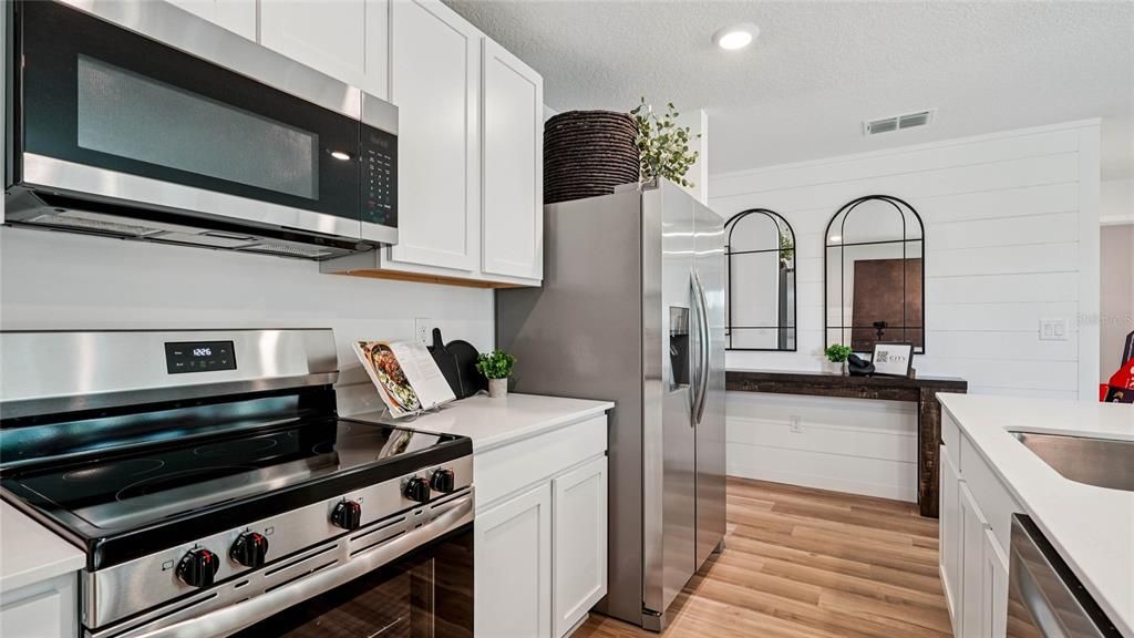 For Sale: $275,965 (4 beds, 2 baths, 1560 Square Feet)