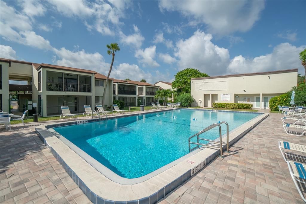 For Sale: $199,800 (2 beds, 2 baths, 1137 Square Feet)