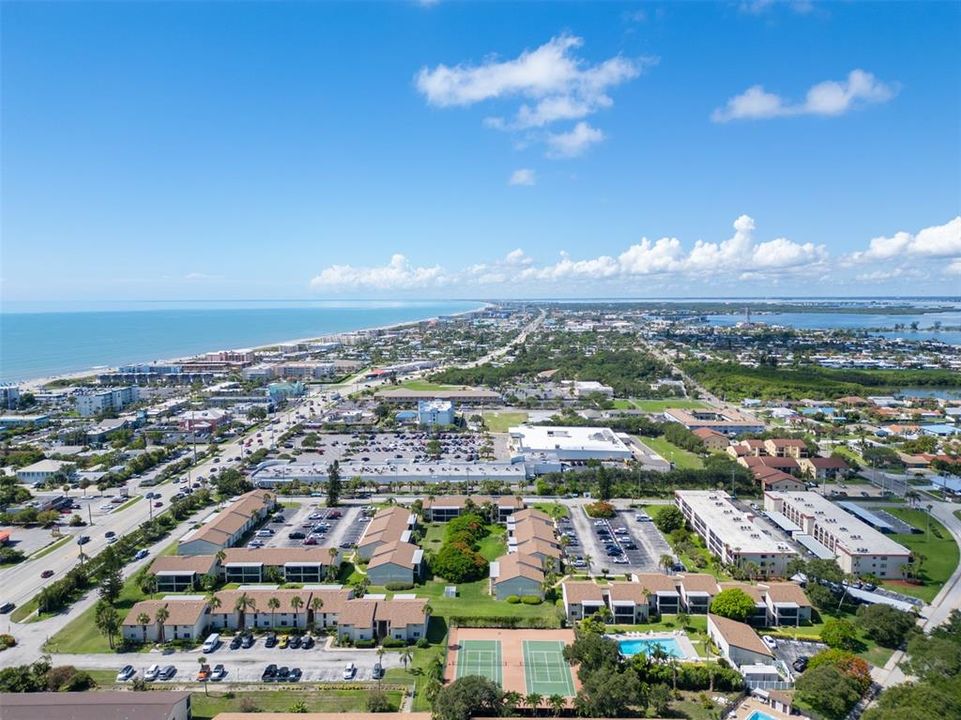 For Sale: $199,800 (2 beds, 2 baths, 1137 Square Feet)