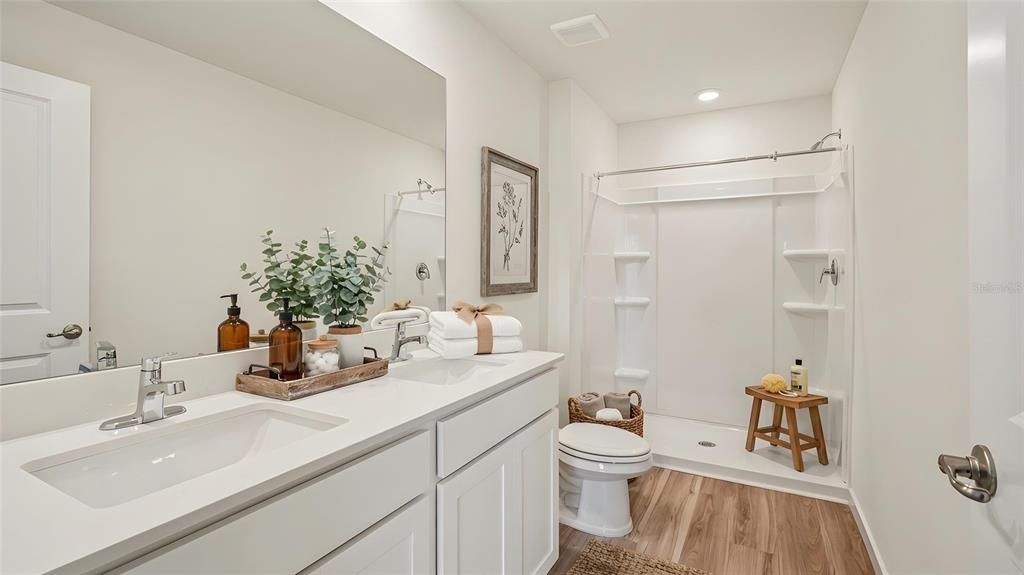 Activo con contrato: $282,965 (5 camas, 2 baños, 1739 Pies cuadrados)
