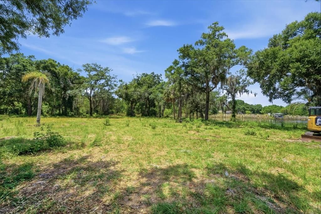 En Venta: $1,100,000 (8.26 acres)