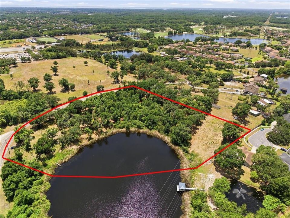 En Venta: $1,100,000 (8.26 acres)