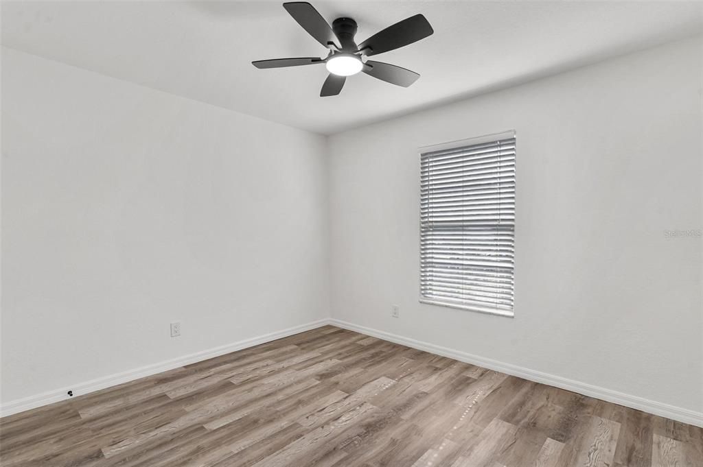 Active With Contract: $165,000 (2 beds, 2 baths, 1130 Square Feet)