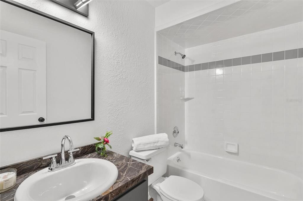 Active With Contract: $165,000 (2 beds, 2 baths, 1130 Square Feet)