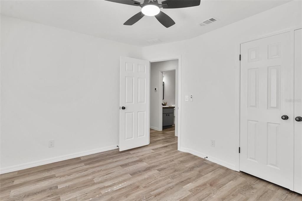 Active With Contract: $165,000 (2 beds, 2 baths, 1130 Square Feet)