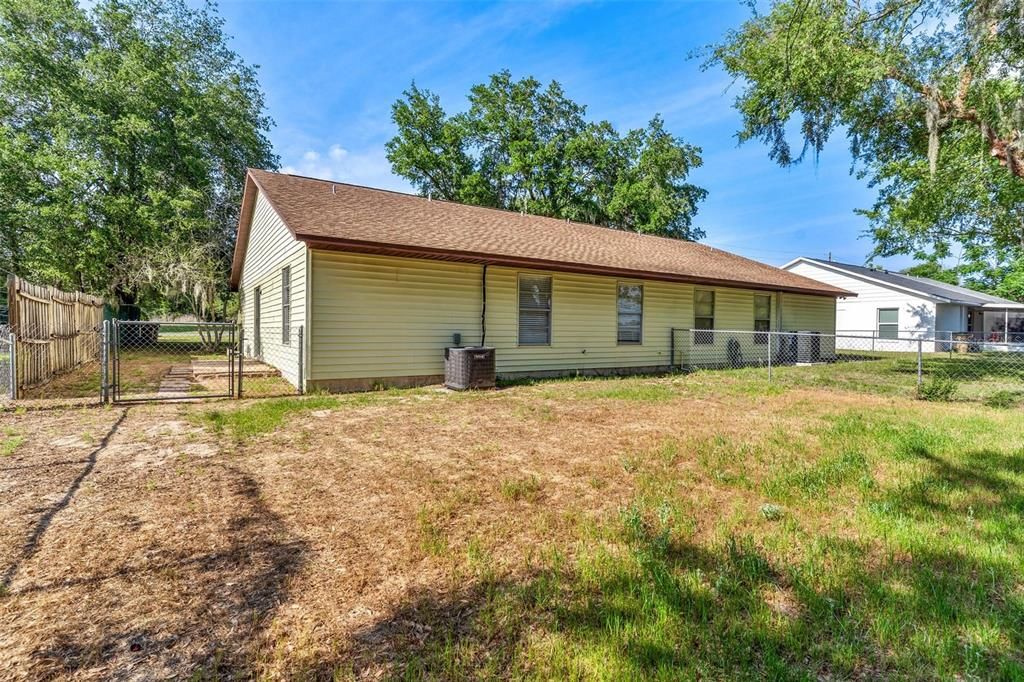 Active With Contract: $165,000 (2 beds, 2 baths, 1130 Square Feet)