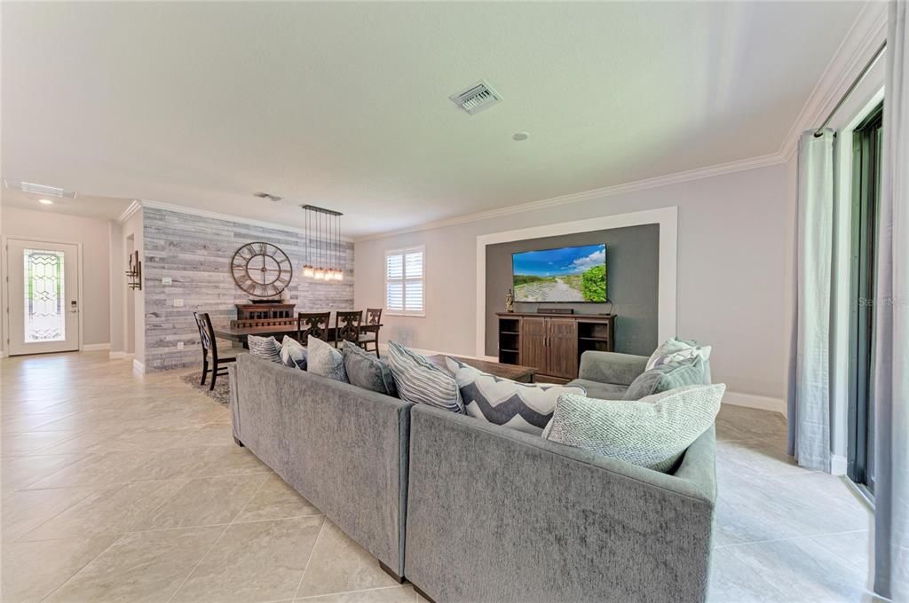 For Sale: $464,900 (3 beds, 3 baths, 1836 Square Feet)