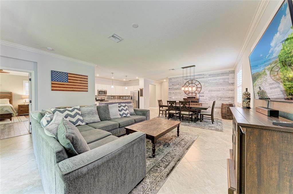 For Sale: $464,900 (3 beds, 3 baths, 1836 Square Feet)