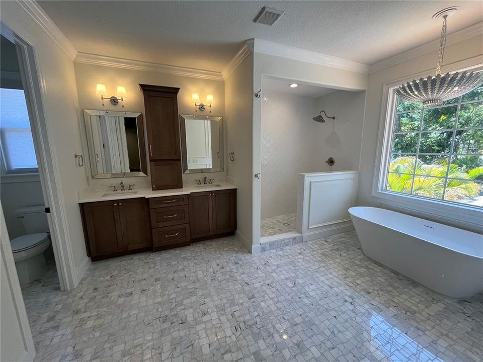 En Venta: $1,850,000 (6 camas, 4 baños, 3648 Pies cuadrados)