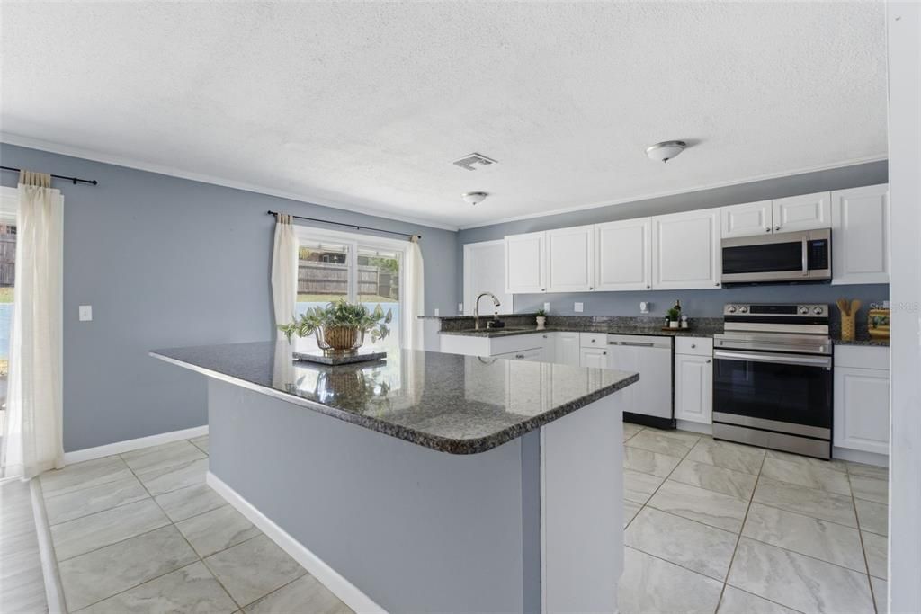 For Sale: $457,000 (3 beds, 2 baths, 2804 Square Feet)