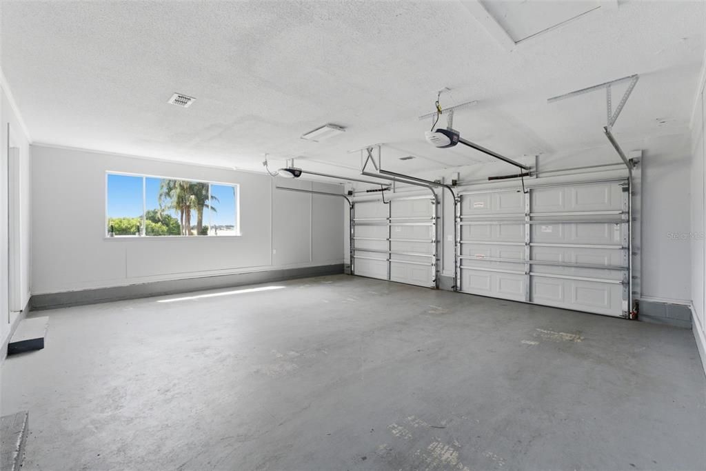 For Sale: $457,000 (3 beds, 2 baths, 2804 Square Feet)