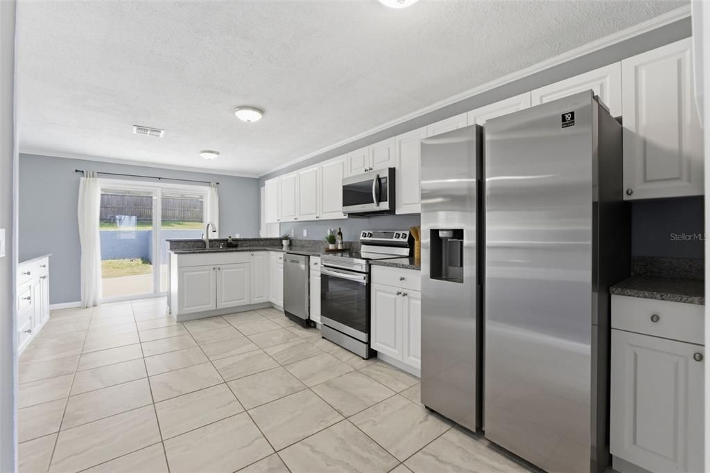 For Sale: $457,000 (3 beds, 2 baths, 2804 Square Feet)