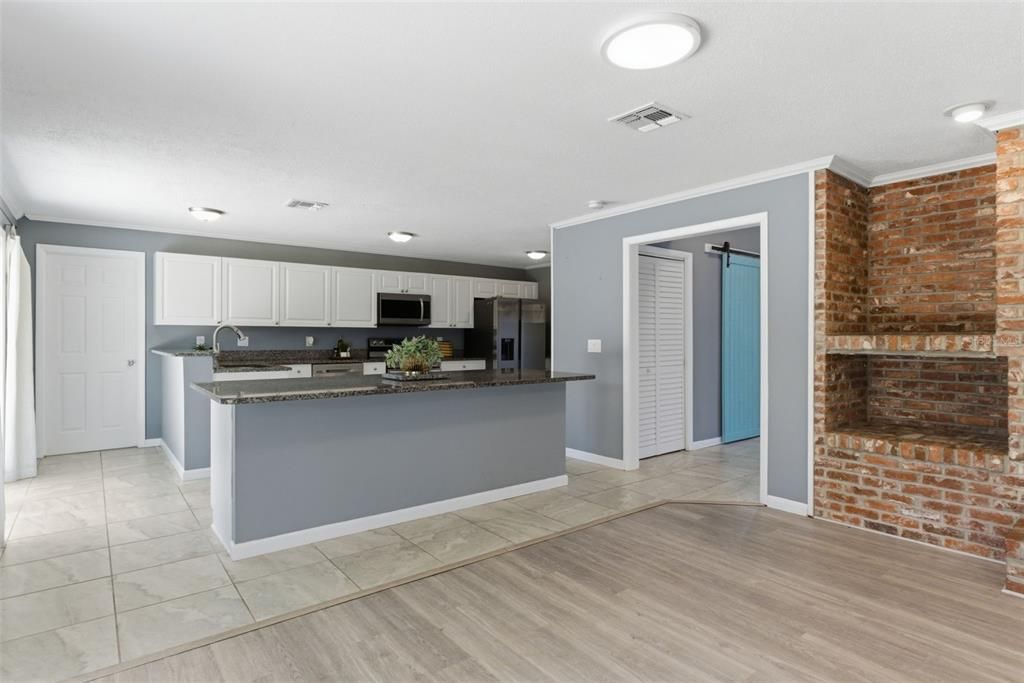 For Sale: $457,000 (3 beds, 2 baths, 2804 Square Feet)