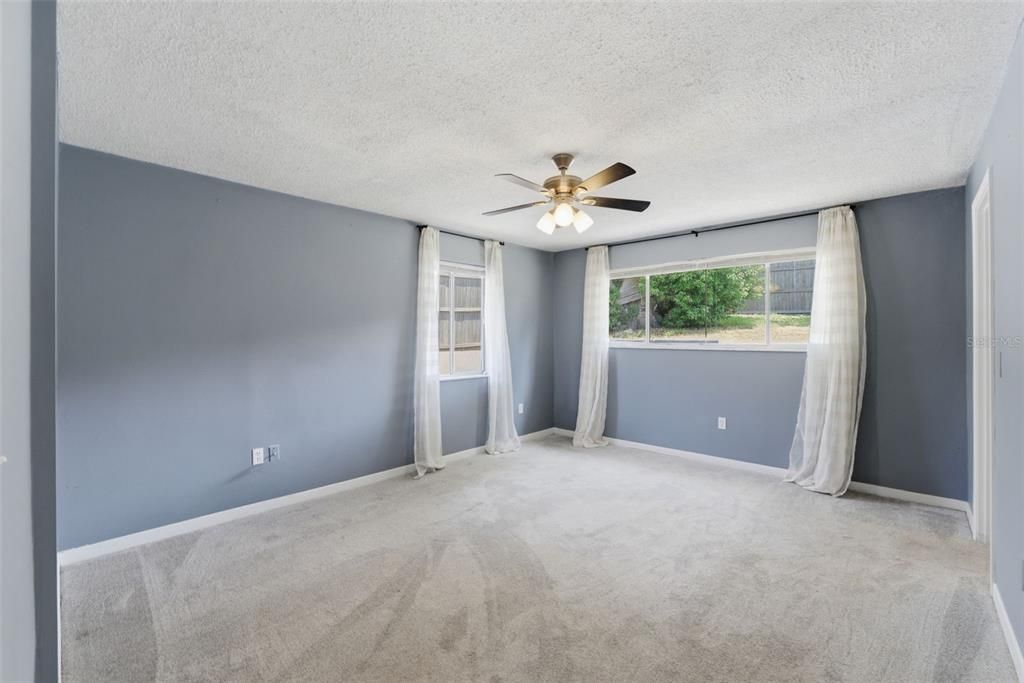 For Sale: $457,000 (3 beds, 2 baths, 2804 Square Feet)