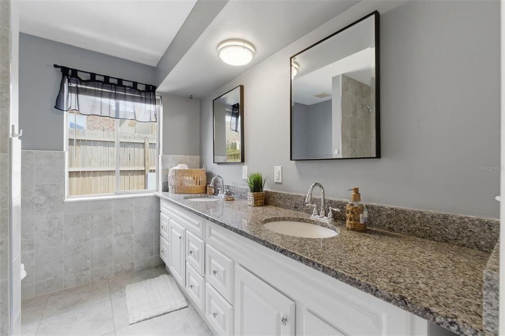 For Sale: $457,000 (3 beds, 2 baths, 2804 Square Feet)
