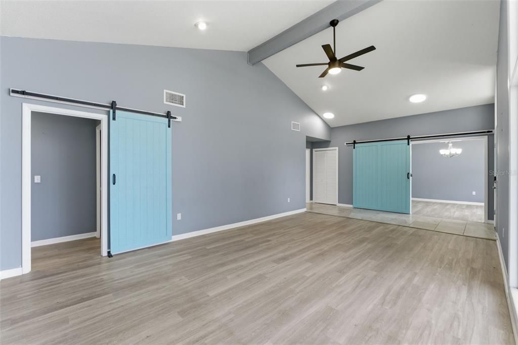 For Sale: $457,000 (3 beds, 2 baths, 2804 Square Feet)