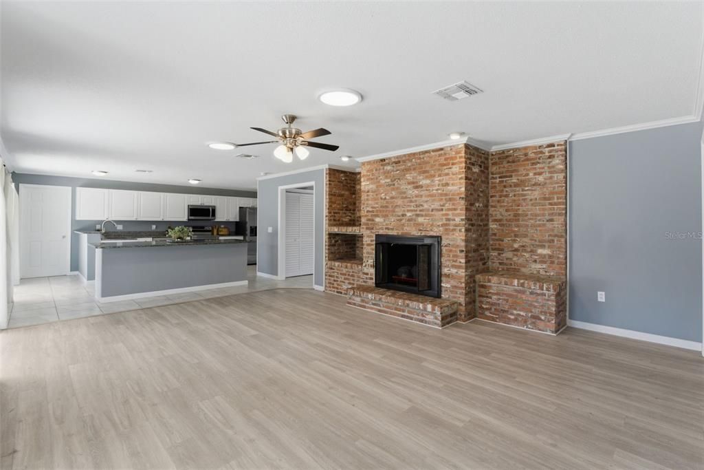 For Sale: $457,000 (3 beds, 2 baths, 2804 Square Feet)