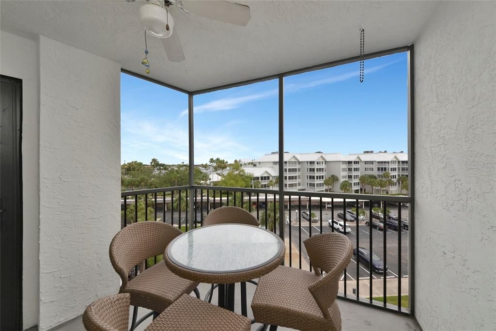 For Sale: $478,000 (1 beds, 1 baths, 751 Square Feet)
