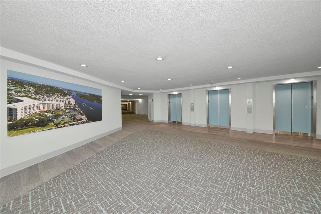 For Sale: $478,000 (1 beds, 1 baths, 751 Square Feet)