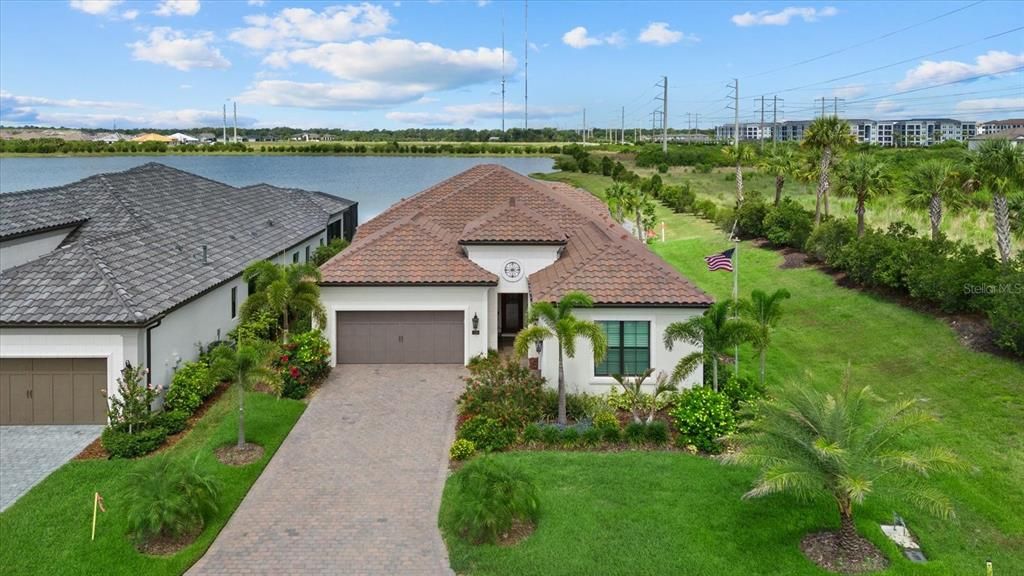 For Sale: $1,195,000 (3 beds, 2 baths, 2518 Square Feet)