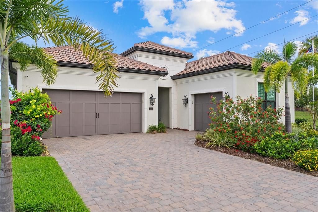 For Sale: $1,195,000 (3 beds, 2 baths, 2518 Square Feet)