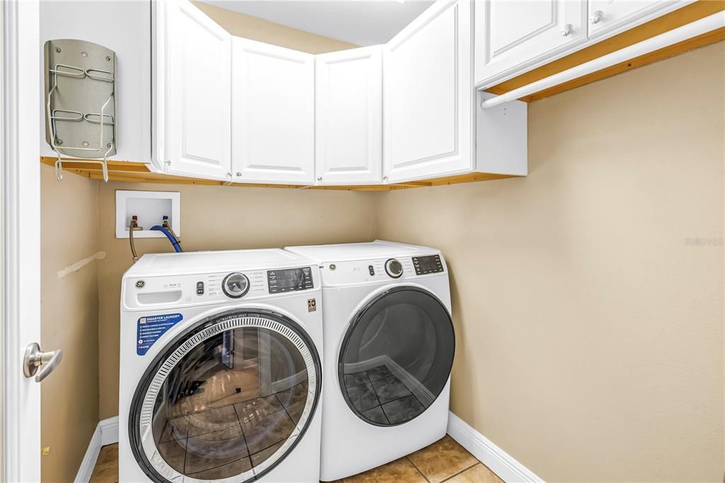 For Sale: $485,000 (3 beds, 2 baths, 1990 Square Feet)