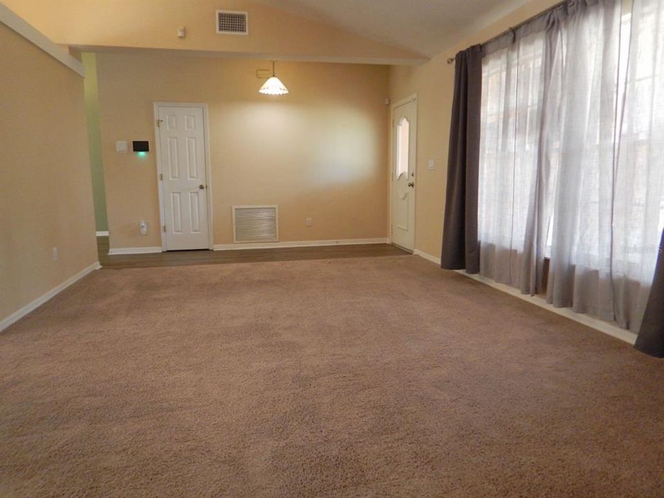 Active With Contract: $365,000 (3 beds, 2 baths, 1965 Square Feet)