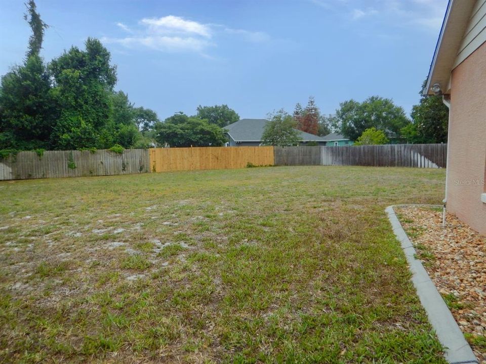 Active With Contract: $365,000 (3 beds, 2 baths, 1965 Square Feet)