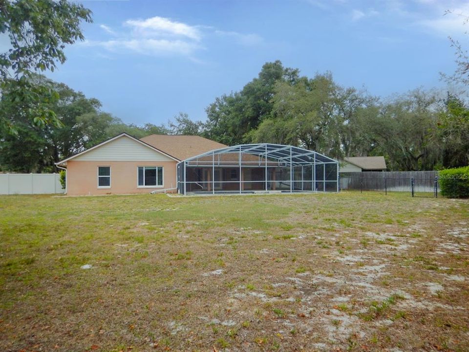 Active With Contract: $365,000 (3 beds, 2 baths, 1965 Square Feet)
