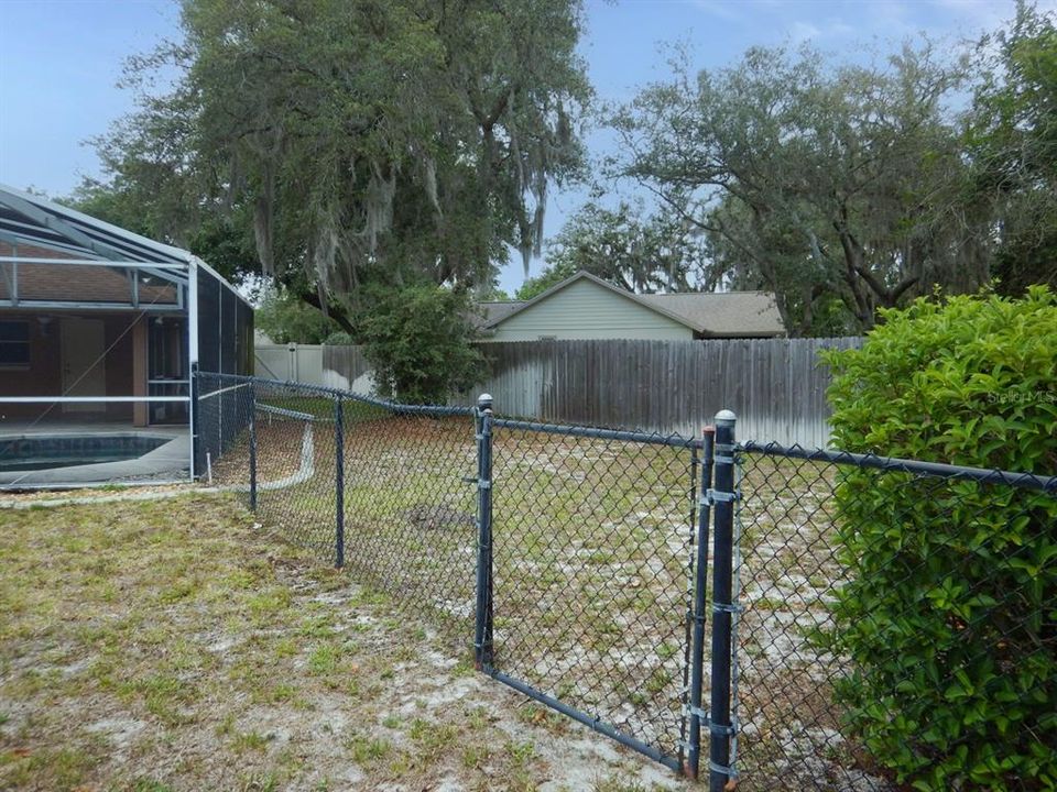 Active With Contract: $365,000 (3 beds, 2 baths, 1965 Square Feet)