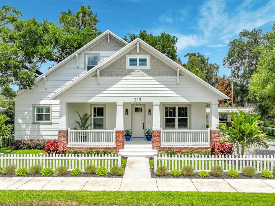 For Sale: $1,395,000 (5 beds, 4 baths, 2800 Square Feet)