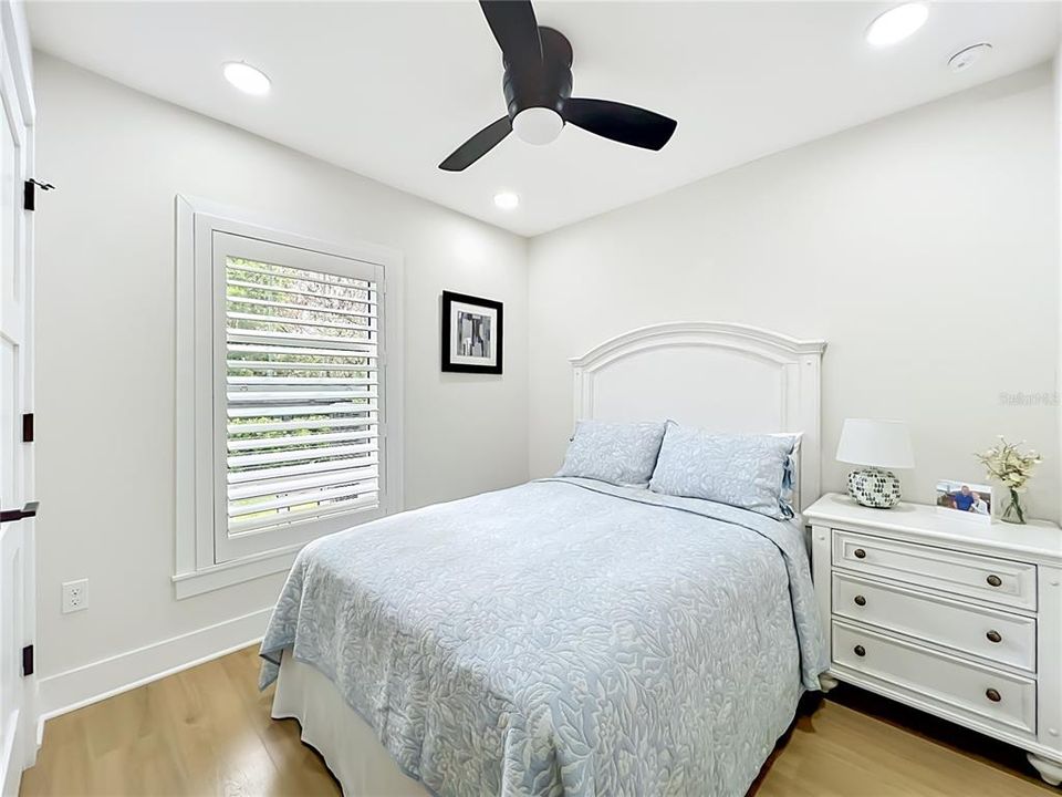 For Sale: $1,395,000 (5 beds, 4 baths, 2800 Square Feet)