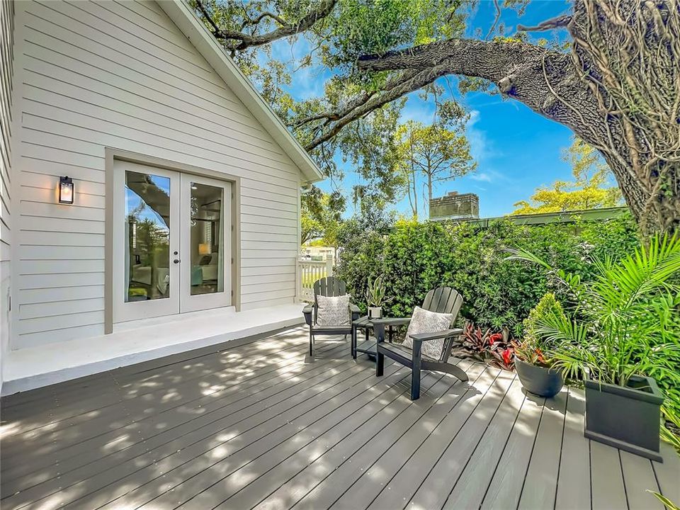 For Sale: $1,395,000 (5 beds, 4 baths, 2800 Square Feet)