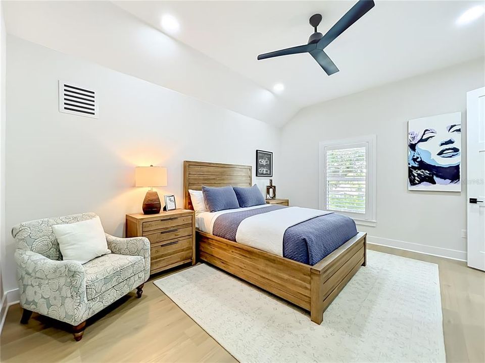 For Sale: $1,395,000 (5 beds, 4 baths, 2800 Square Feet)
