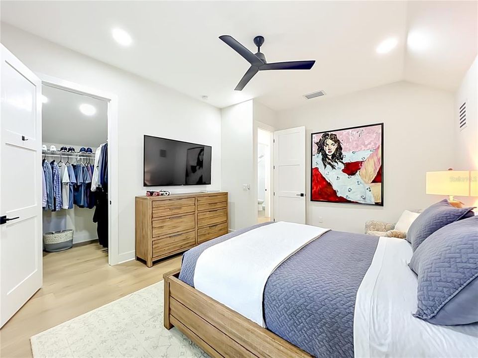 For Sale: $1,395,000 (5 beds, 4 baths, 2800 Square Feet)