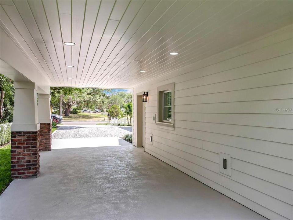 For Sale: $1,395,000 (5 beds, 4 baths, 2800 Square Feet)