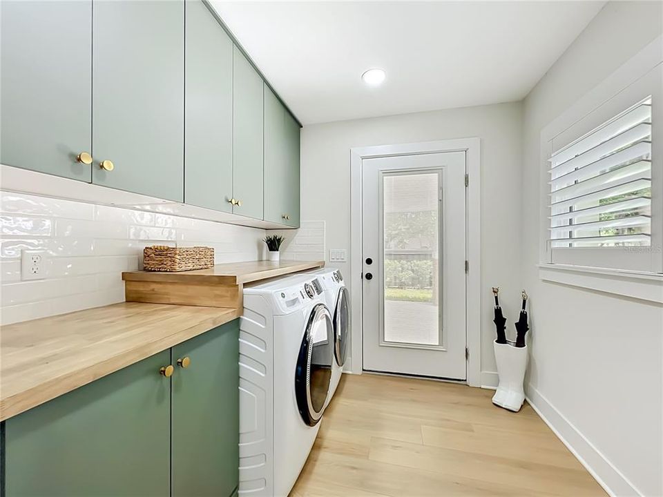 For Sale: $1,395,000 (5 beds, 4 baths, 2800 Square Feet)