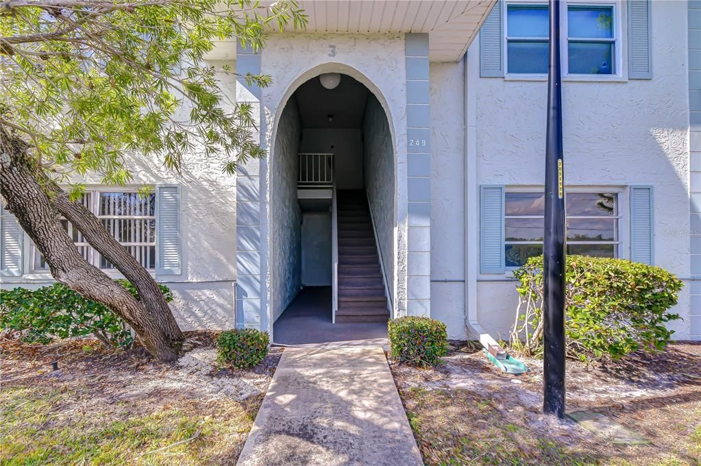 For Sale: $110,000 (1 beds, 1 baths, 747 Square Feet)