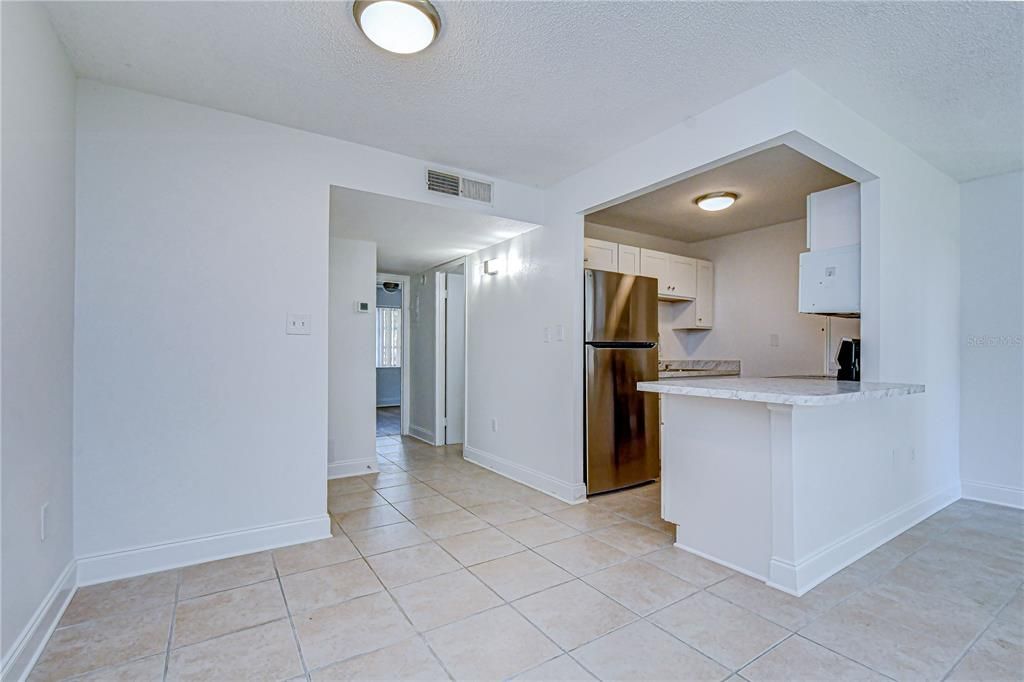 For Sale: $110,000 (1 beds, 1 baths, 747 Square Feet)